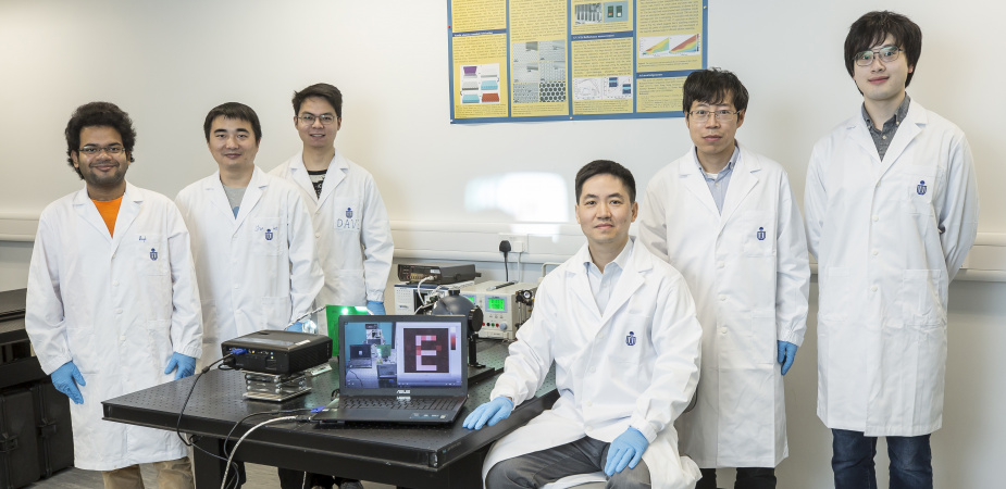 The team has successfully made the prototype of the “super human eye” – an artificial visual system that uses a spherical biomimetic electrochemical eye with hemispherical retina made of a high-density perovskite nanowire array. From left: Swapnadeep Poddar, Shu Lei, Zhang Daquan, Prof. Fan Zhiyong, Dr. Gu Leilei and Long Zhenghao.